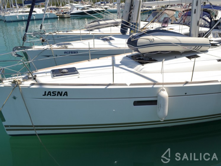 Sun Odyssey 509 - Yacht Charter Sailica