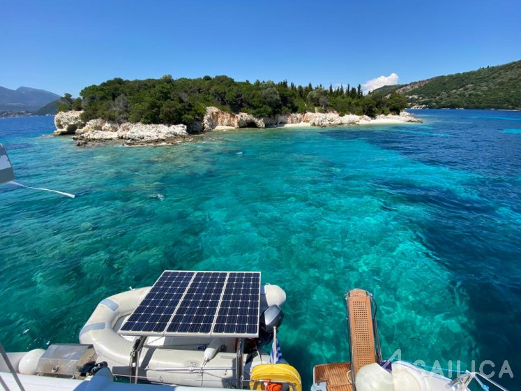 Lagoon 450  Flybridge - Yacht Charter Sailica