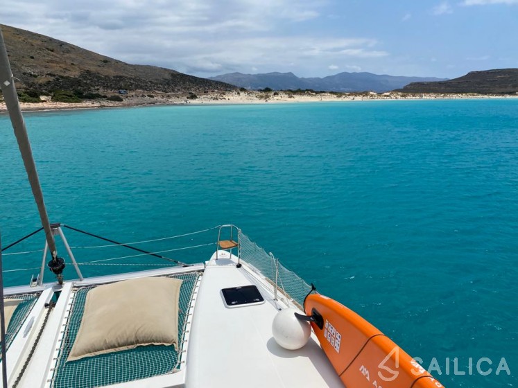Lagoon 450  Flybridge - Yacht Charter Sailica