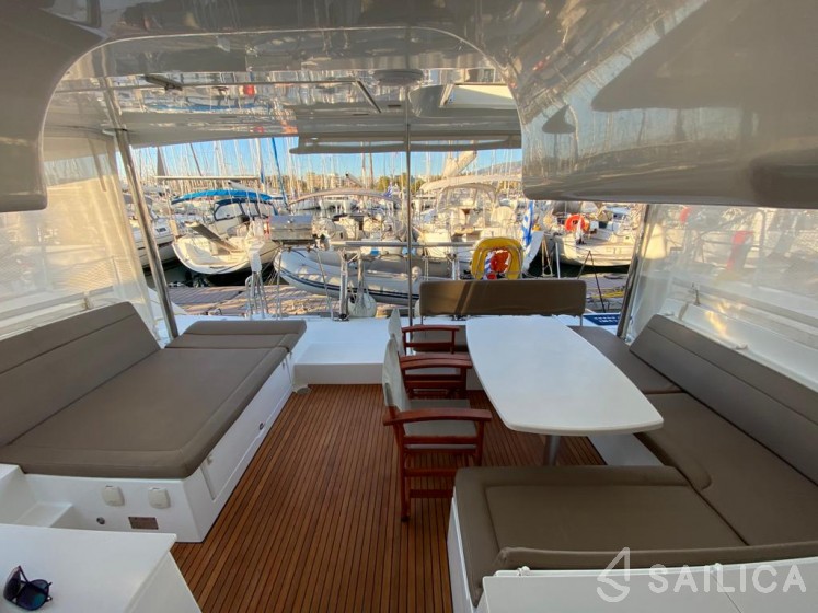 Lagoon 450  Flybridge - Yacht Charter Sailica