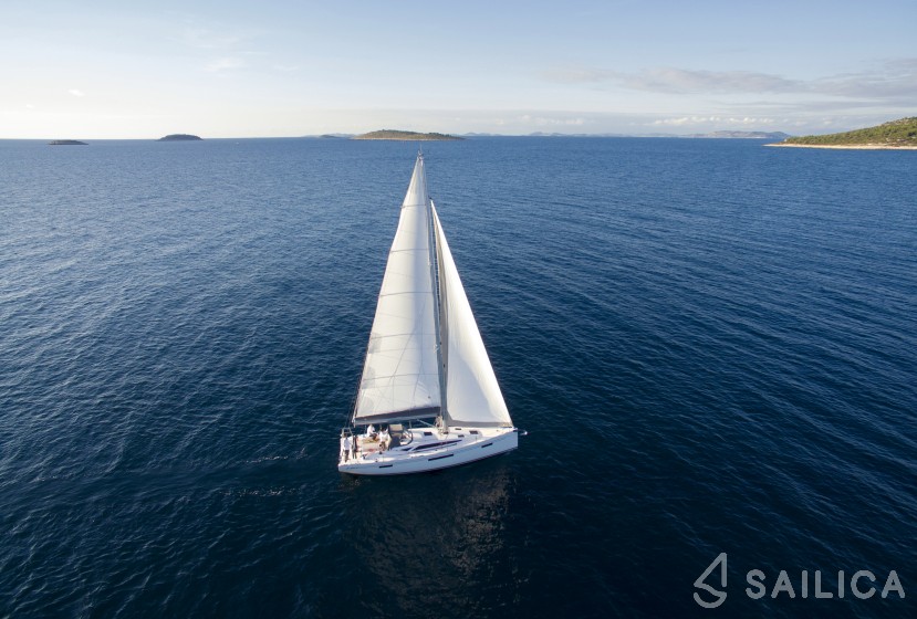 More 40 - Yacht Charter Sailica