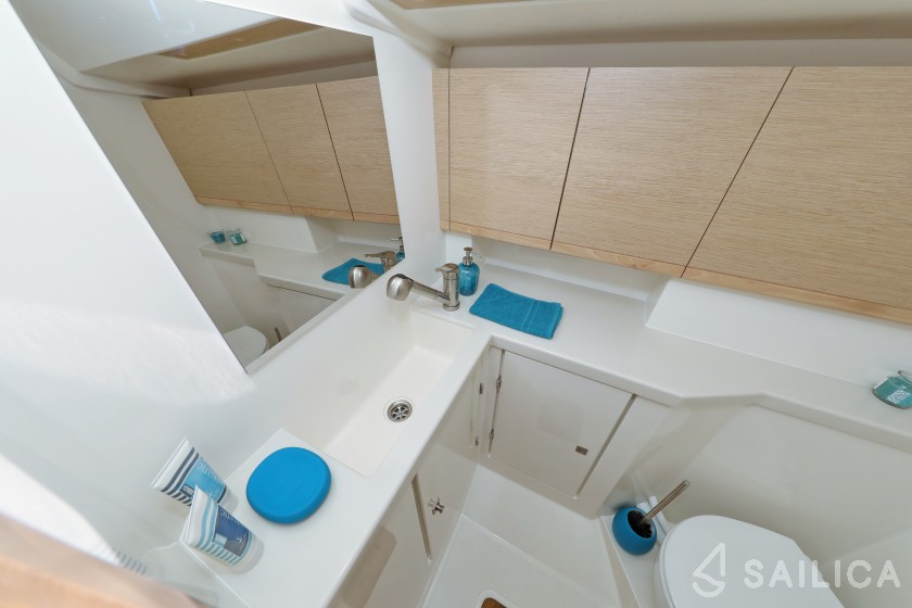 More 40 - Yacht Charter Sailica
