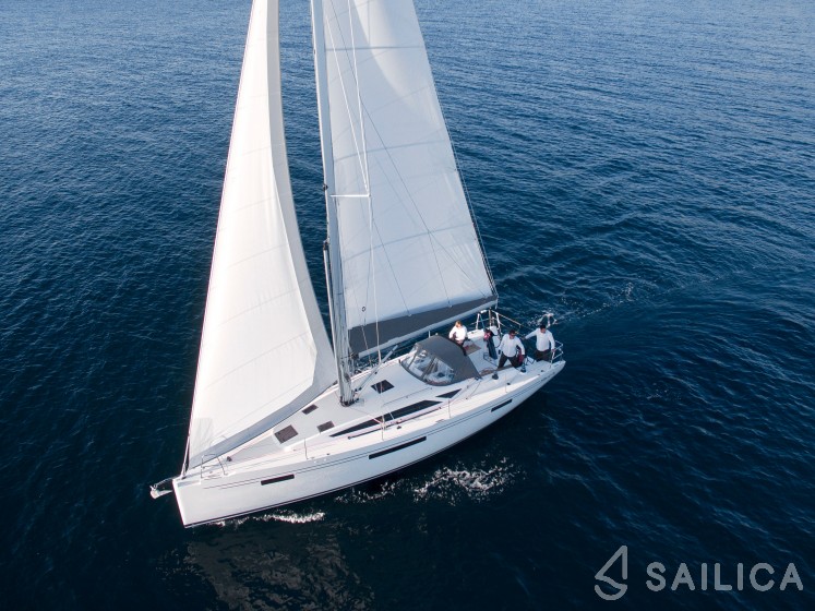 More 40 - Yacht Charter Sailica