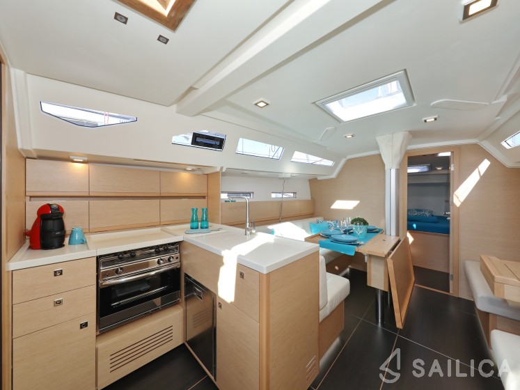 More 40 - Yacht Charter Sailica