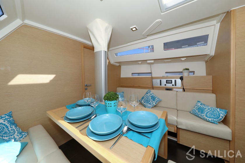 More 40 - Yacht Charter Sailica