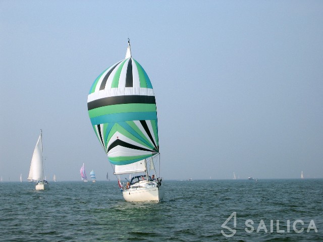 First 285 - Yacht Charter Sailica