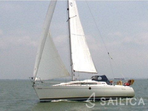 First 285 - Yacht Charter Sailica