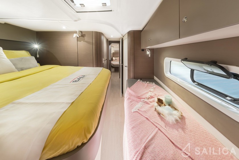Bali 4.2 - Yacht Charter Sailica