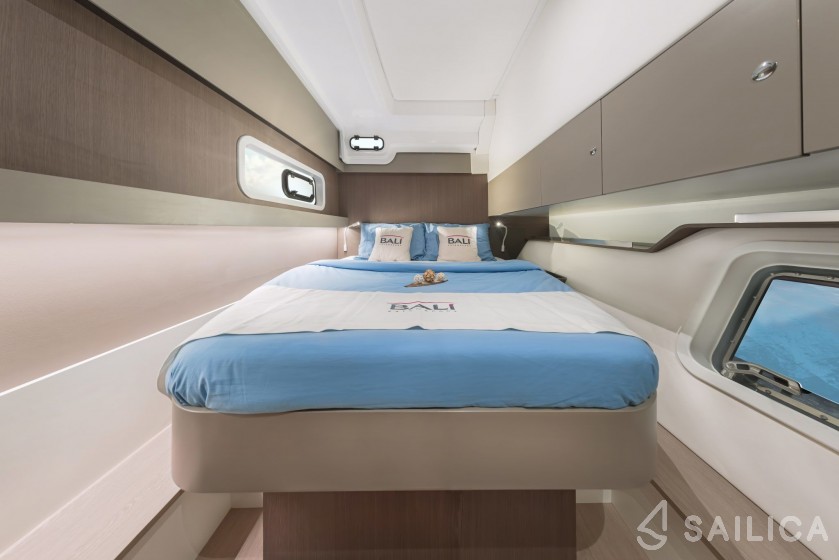 Bali 4.2 - Yacht Charter Sailica