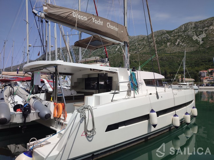 Bali 4.5 - Yacht Charter Sailica