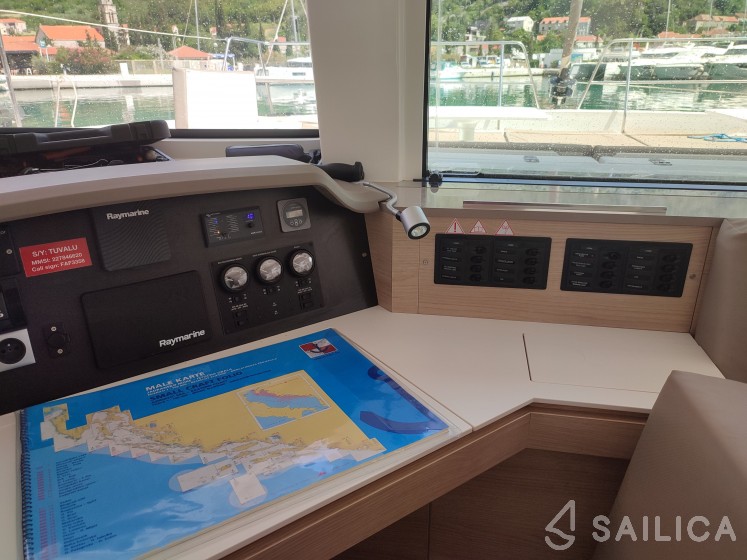 Bali 4.5 - Yacht Charter Sailica
