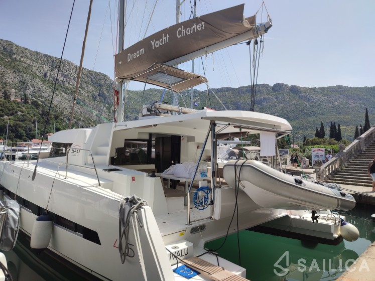 Bali 4.5 - Yacht Charter Sailica