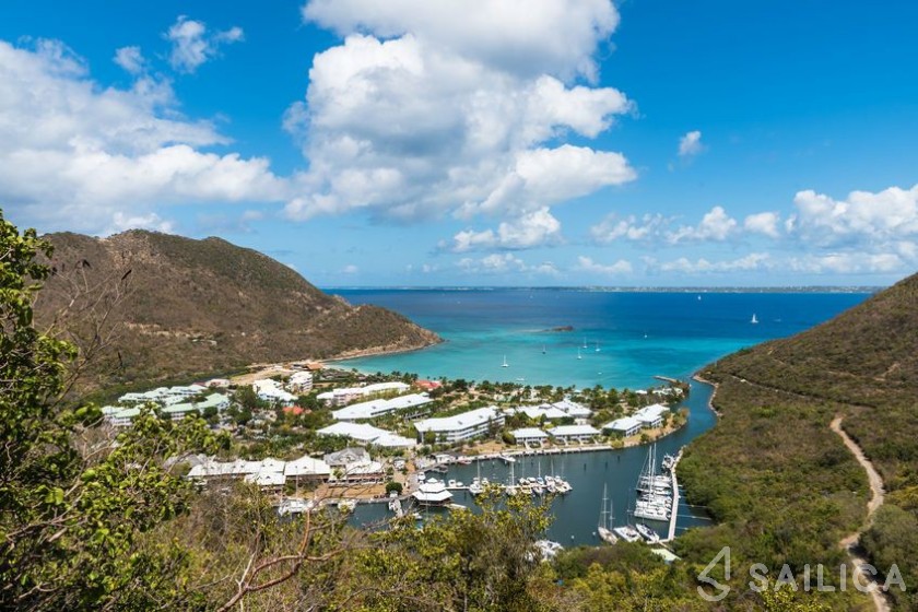 Astréa 42 - Yacht Charter Sailica