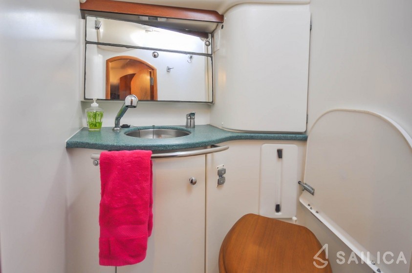 Sun Odyssey 54DS - Yacht Charter Sailica