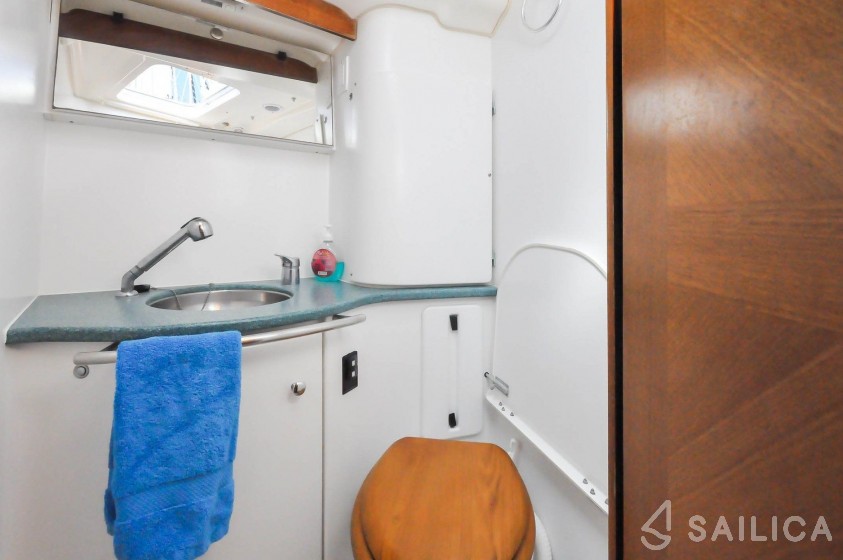 Sun Odyssey 54DS - Yacht Charter Sailica