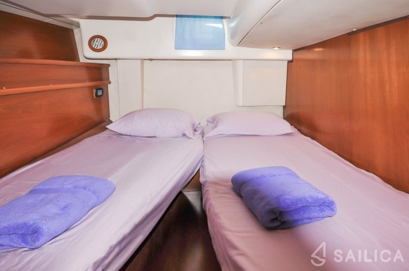 Sun Odyssey 54DS - Yacht Charter Sailica