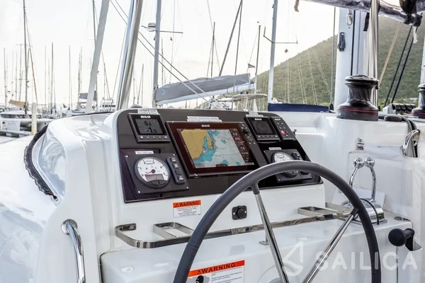 Lagoon 42 - Yacht Charter Sailica