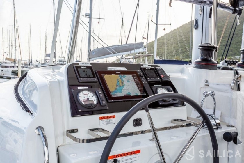 Lagoon 42 - Yacht Charter Sailica