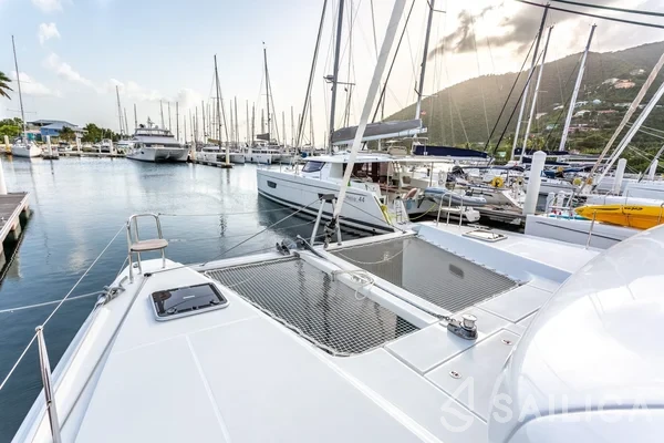 Lagoon 42 - Yacht Charter Sailica