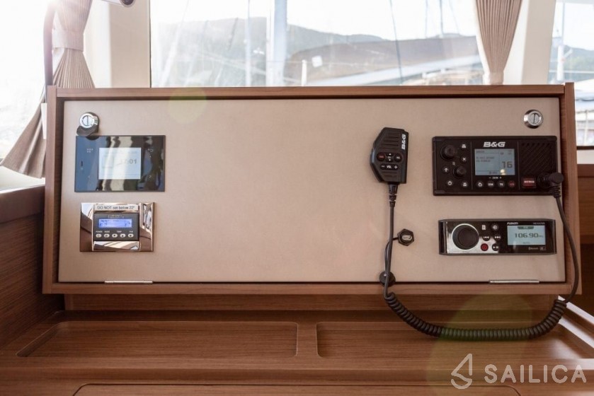 Lagoon 42 - Yacht Charter Sailica
