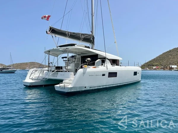 Lagoon 42 - Yacht Charter Sailica