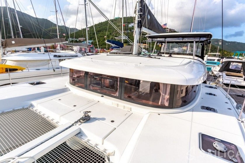 Lagoon 42 - Yacht Charter Sailica