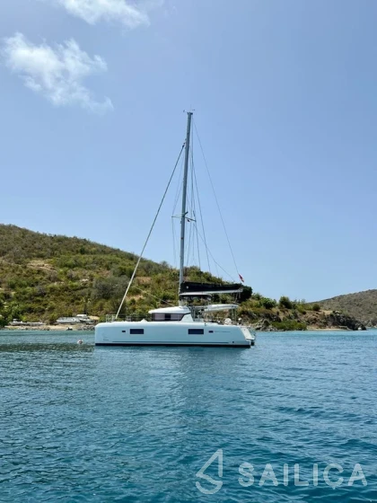 Lagoon 42 - Yacht Charter Sailica