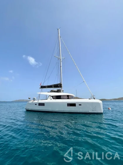Lagoon 42 - Yacht Charter Sailica