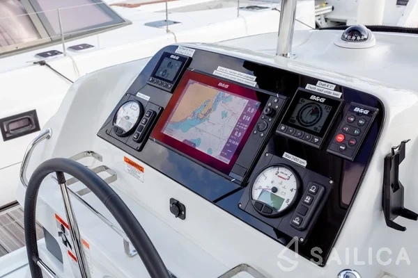 Lagoon 42 - Yacht Charter Sailica