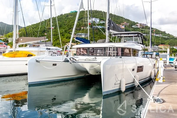 Lagoon 42 - Yacht Charter Sailica