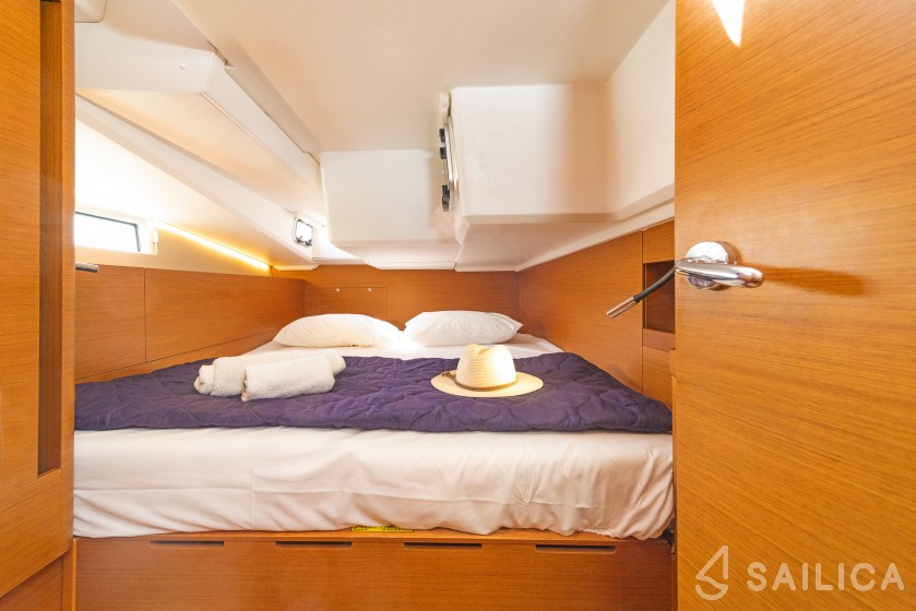 Sun Odyssey 490 - Yacht Charter Sailica