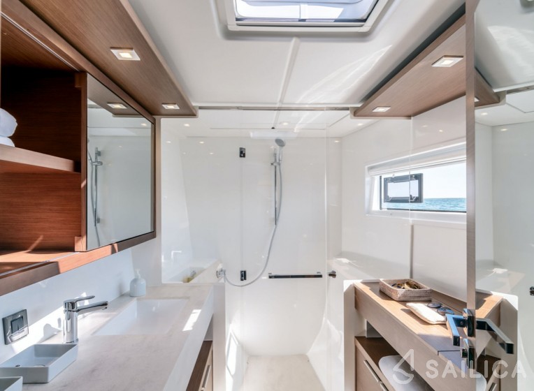 Lagoon 46  - Yacht Charter Sailica