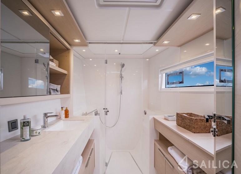 Lagoon 46  - Yacht Charter Sailica