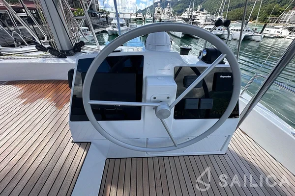 Bali 4.8  - Yacht Charter Sailica
