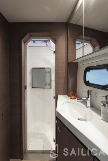 Bali 4.8  - Yacht Charter Sailica