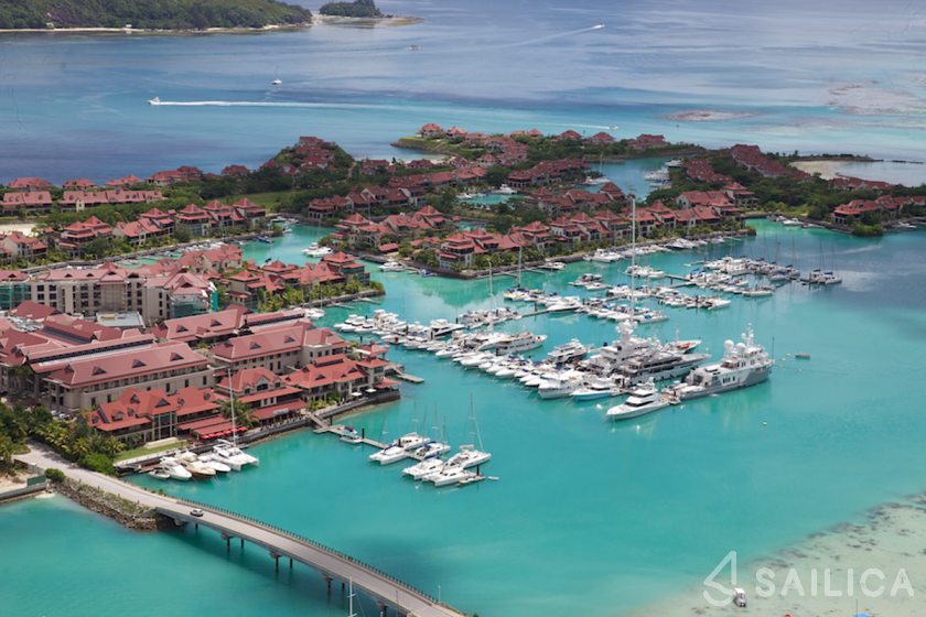 Bali Catspace - Yacht Charter Sailica