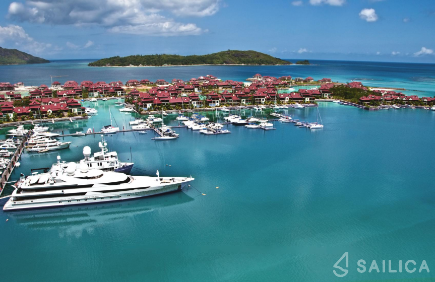 Bali Catspace - Yacht Charter Sailica