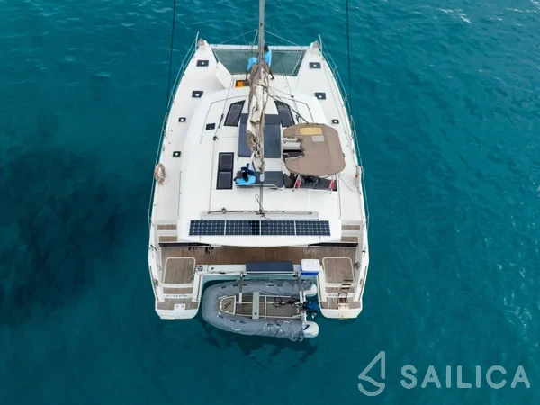 Helia 44 - Yacht Charter Sailica