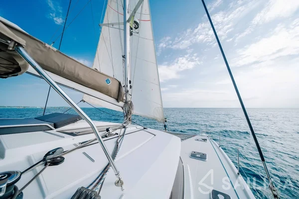 Helia 44 - Yacht Charter Sailica