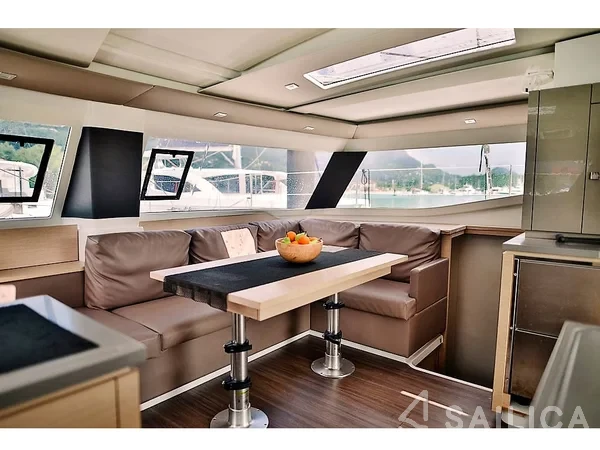Helia 44 - Yacht Charter Sailica