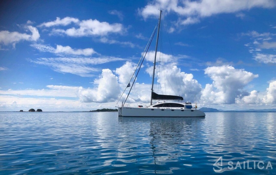 Sea Tribe DH550 - Yacht Charter Sailica