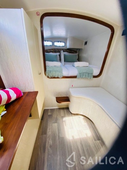 Sea Tribe DH550 - Yacht Charter Sailica