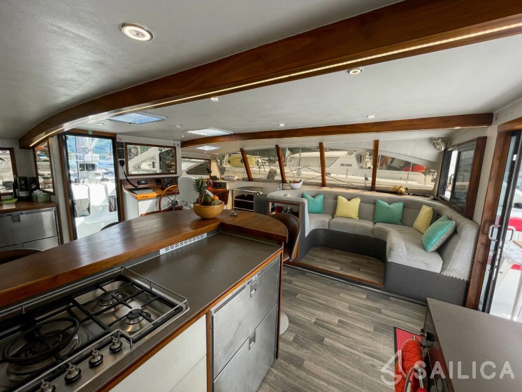 Sea Tribe DH550 - Yacht Charter Sailica