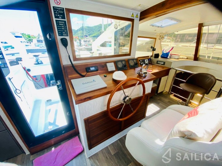 Sea Tribe DH550 - Yacht Charter Sailica