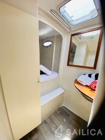 Sea Tribe DH550 - Yacht Charter Sailica
