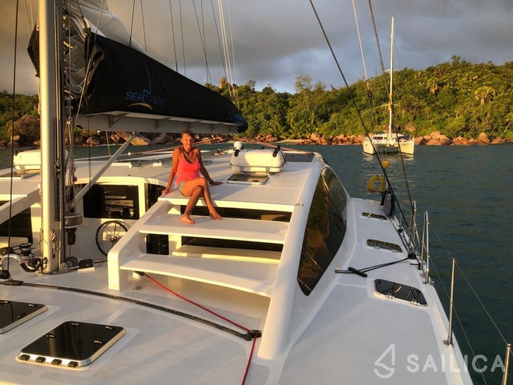 Sea Tribe DH550 - Yacht Charter Sailica