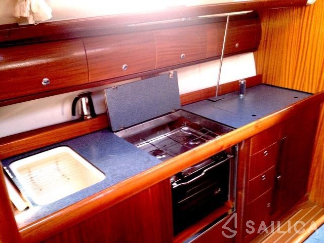 Bavaria 38 Cruiser - Yacht Charter Sailica
