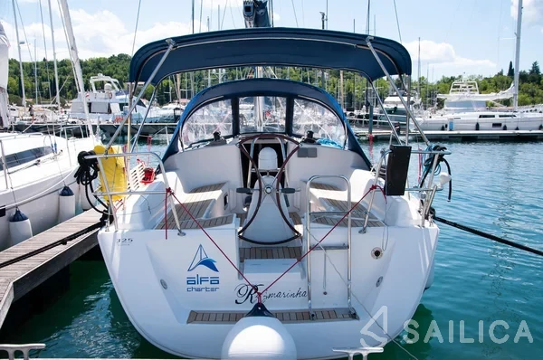 Dufour 325 - Yacht Charter Sailica