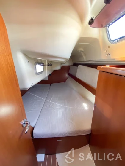 Dufour 325 - Yacht Charter Sailica