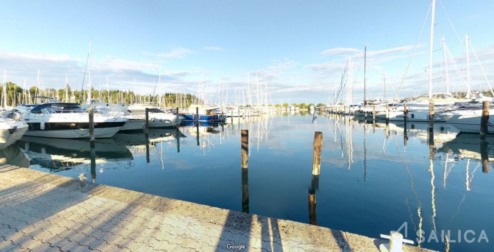 Dufour 325 - Yacht Charter Sailica
